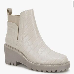 NWOB-Platform Lug Sole Chelsea Boots Ankle High Chunky Block Heel Non-Slip